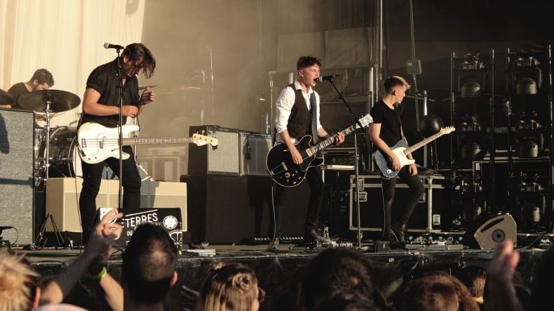 Datei:Last Train background.jpg