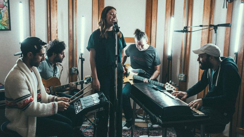 Datei:Scary Pockets background.jpg