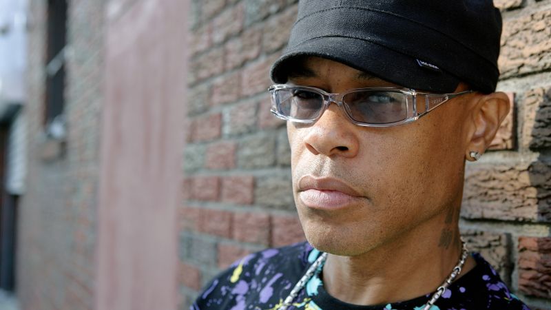 Datei:Guru background.jpg