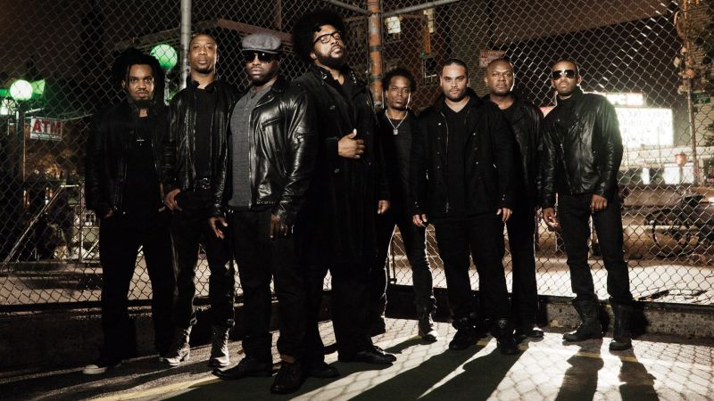 Datei:The Roots background.jpg