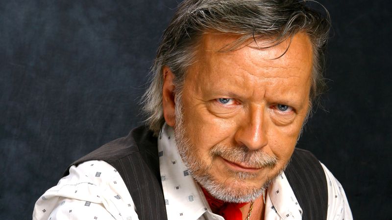 Datei:Renaud background.jpg