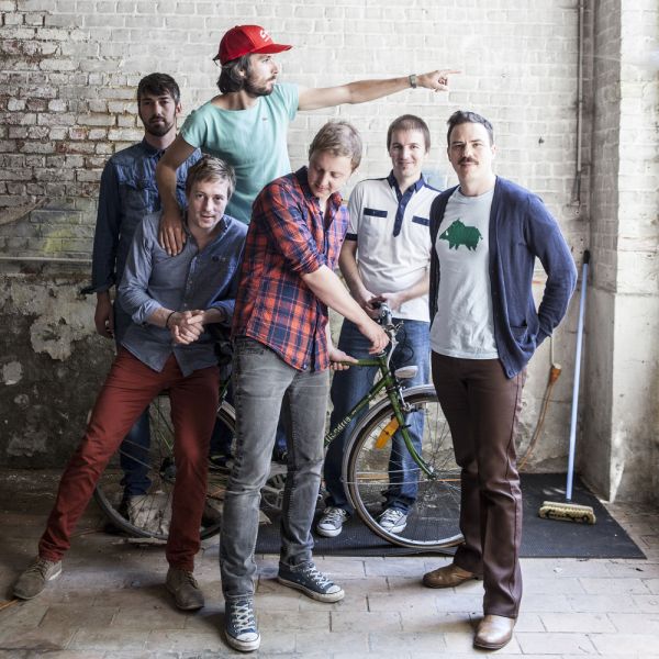 Datei:Girls In Hawaii.jpg