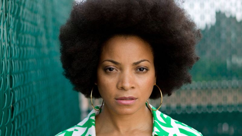 Datei:Stephanie McKay background.jpg