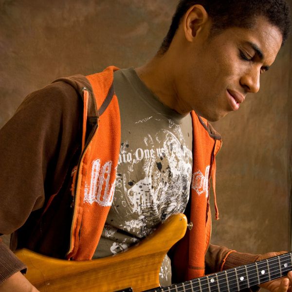 Datei:Stanley Jordan.jpg