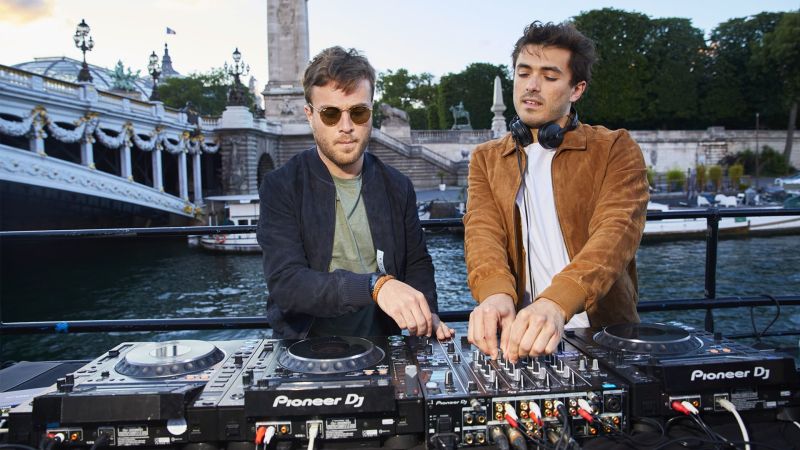 Datei:Bon Entendeur background.jpg