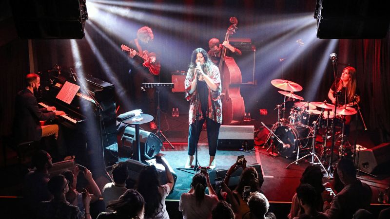 Datei:Cecilia Krull background.jpg