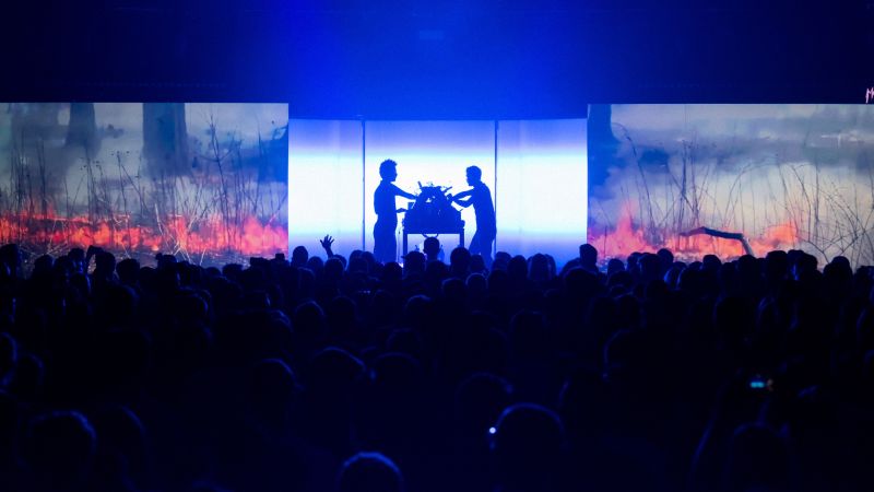 Datei:The Blaze background.jpg